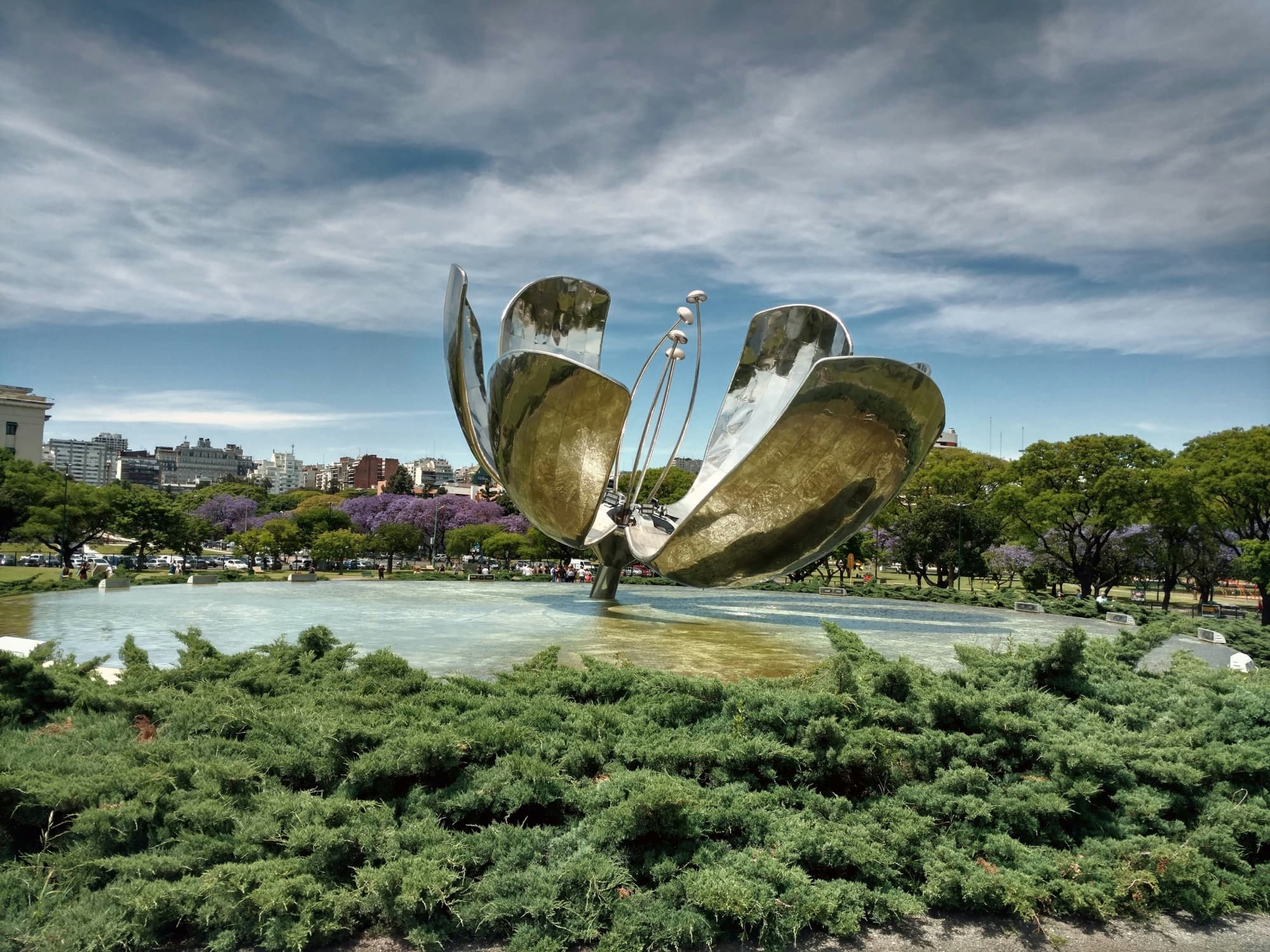 The Floralis Genérica steel flower sculpture in Buenos Aires