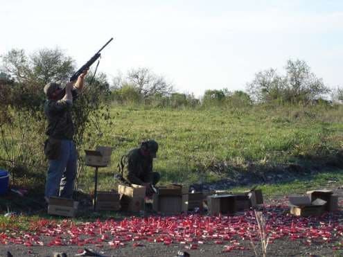 A shooter working a dove field in Córdoba